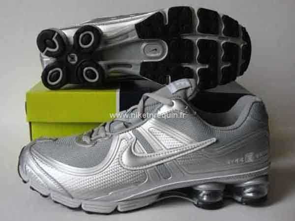 Hommes Nike Shox R4 Chaussures D Argent